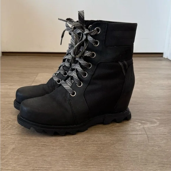 Sorel Joan of Arctic Waterproof Wedge III Lexie Lace-Up Bootie Sz 8.5 - Picture 4 of 6